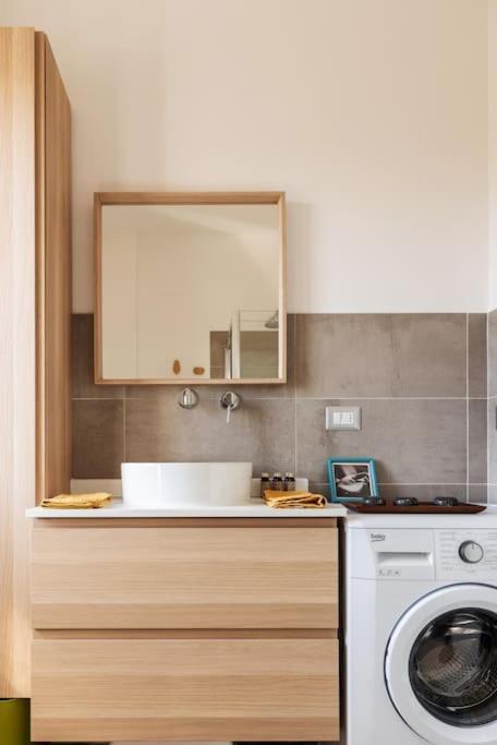 Schiavoni Flexyrent Wifi Apartment Milano Ngoại thất bức ảnh