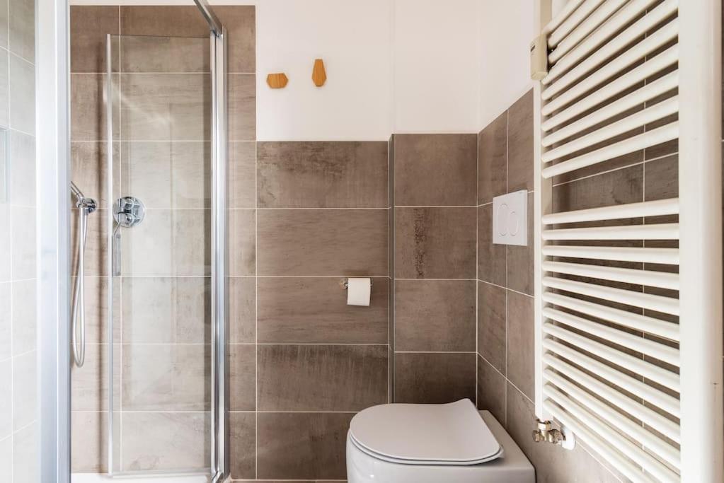 Schiavoni Flexyrent Wifi Apartment Milano Ngoại thất bức ảnh