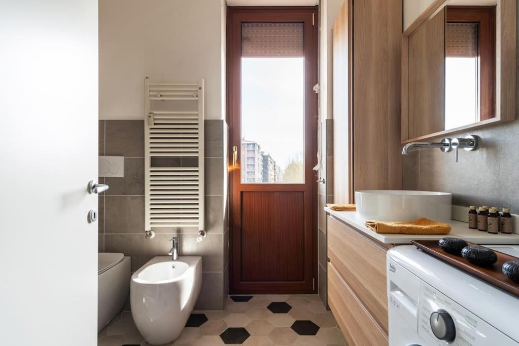 Schiavoni Flexyrent Wifi Apartment Milano Ngoại thất bức ảnh